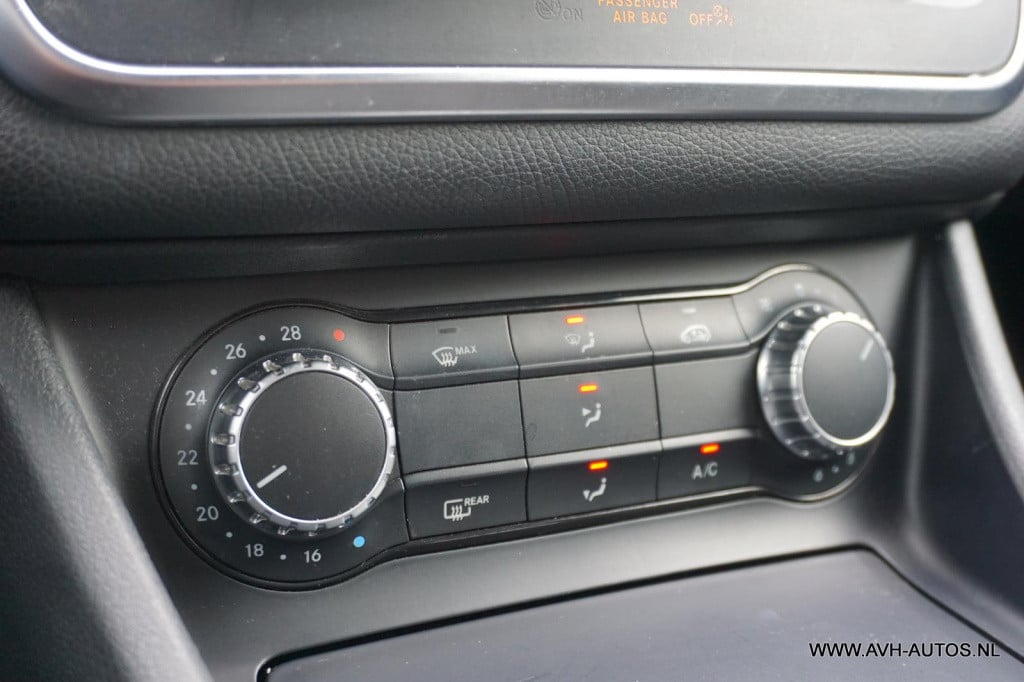 Mercedes-Benz Gla-klasse 180 business solution amg