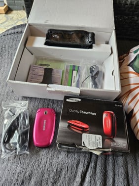 Mooi vintage prepaid klaptelefoon Samsung C520 - Roze...