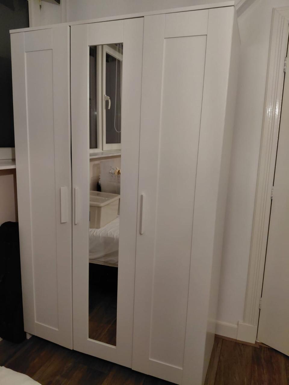 Zo goed als nieuwe Ikea kledingkast