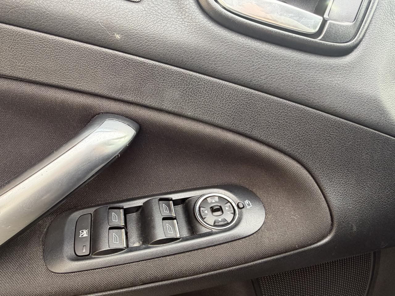 Ford Mondeo 1.6-16V Trend 122Dkm Airco Navigatie PDC LMV