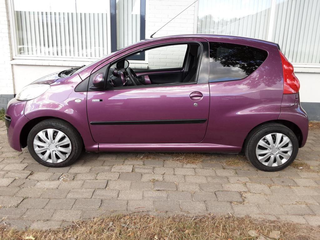 Peugeot 107 1.0 sportium