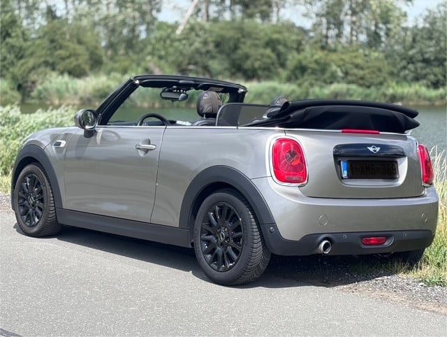 Mooie goed onderhouden Mini cooper cabrio bj2016 km184500