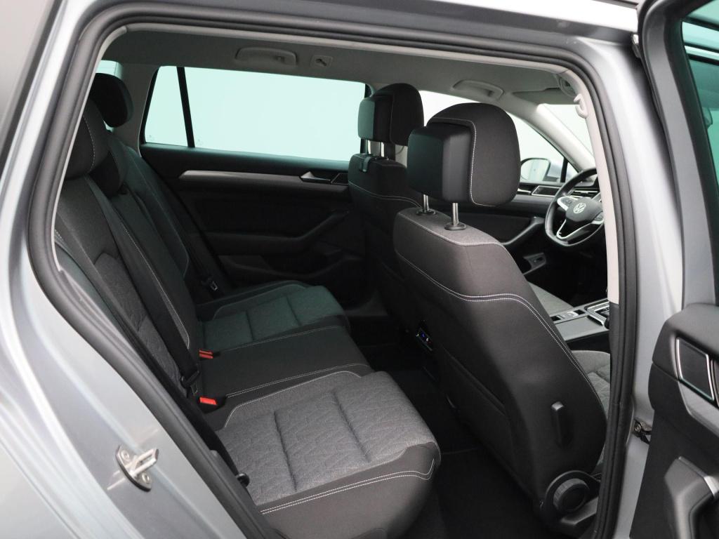 Volkswagen Passat variant 1.5 tsi business | automaat | lmv | parkeer senso