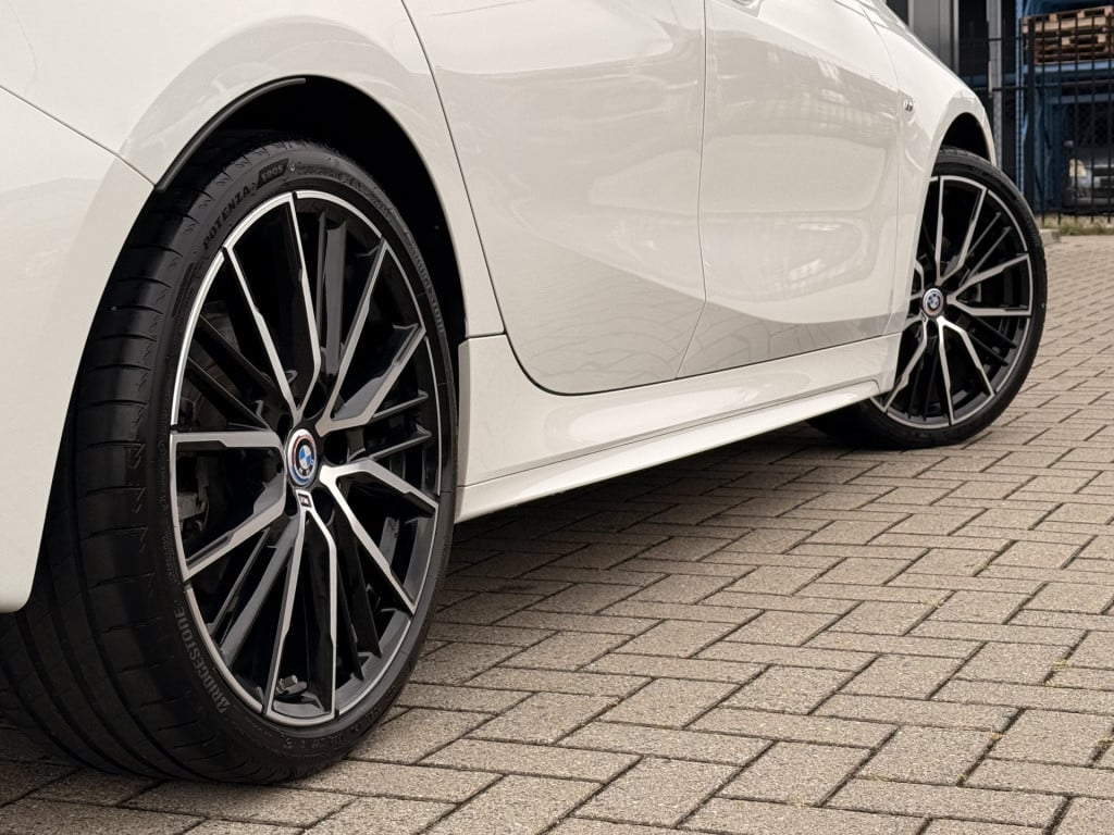 BMW 1 Serie 118i executive m-sport | stoelverwarming | led | stuurverwarmin