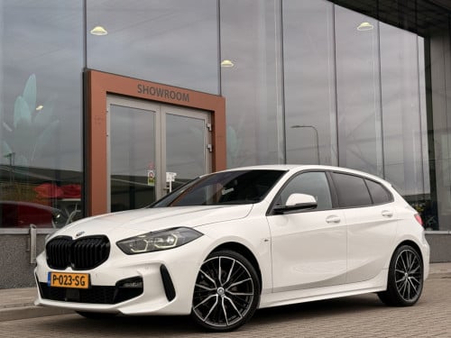 BMW 1 Serie 118i executive m-sport | stoelverwarming | led | stuurverwarmin