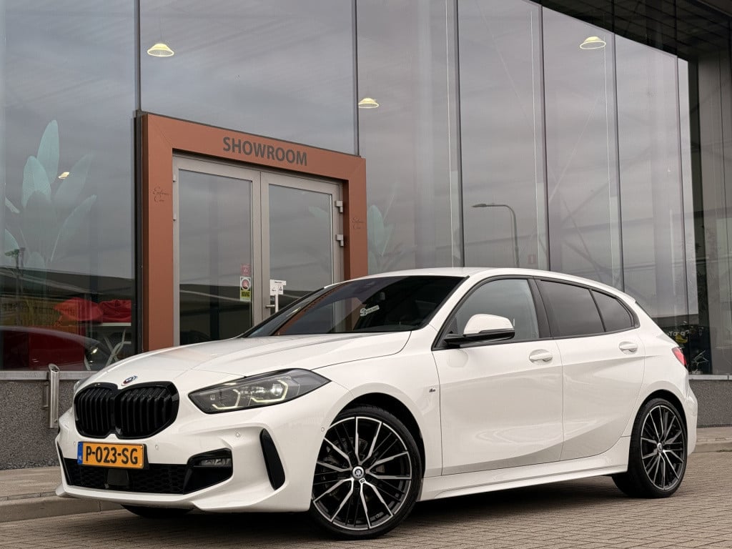 BMW 1 Serie 118i executive m-sport | stoelverwarming | led | stuurverwarmin