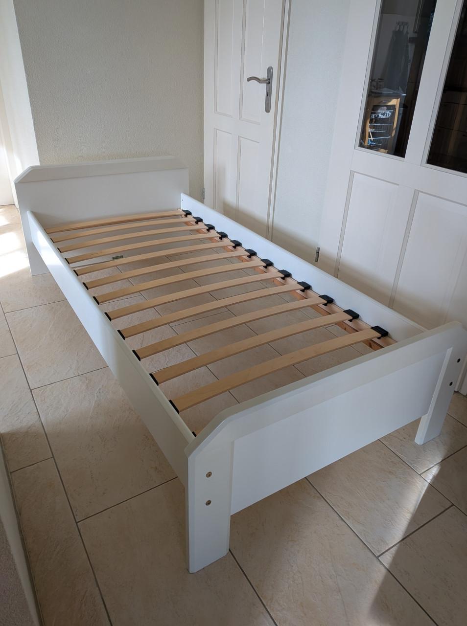 1 Persoons bed (in goede  staat ) 90 x 200