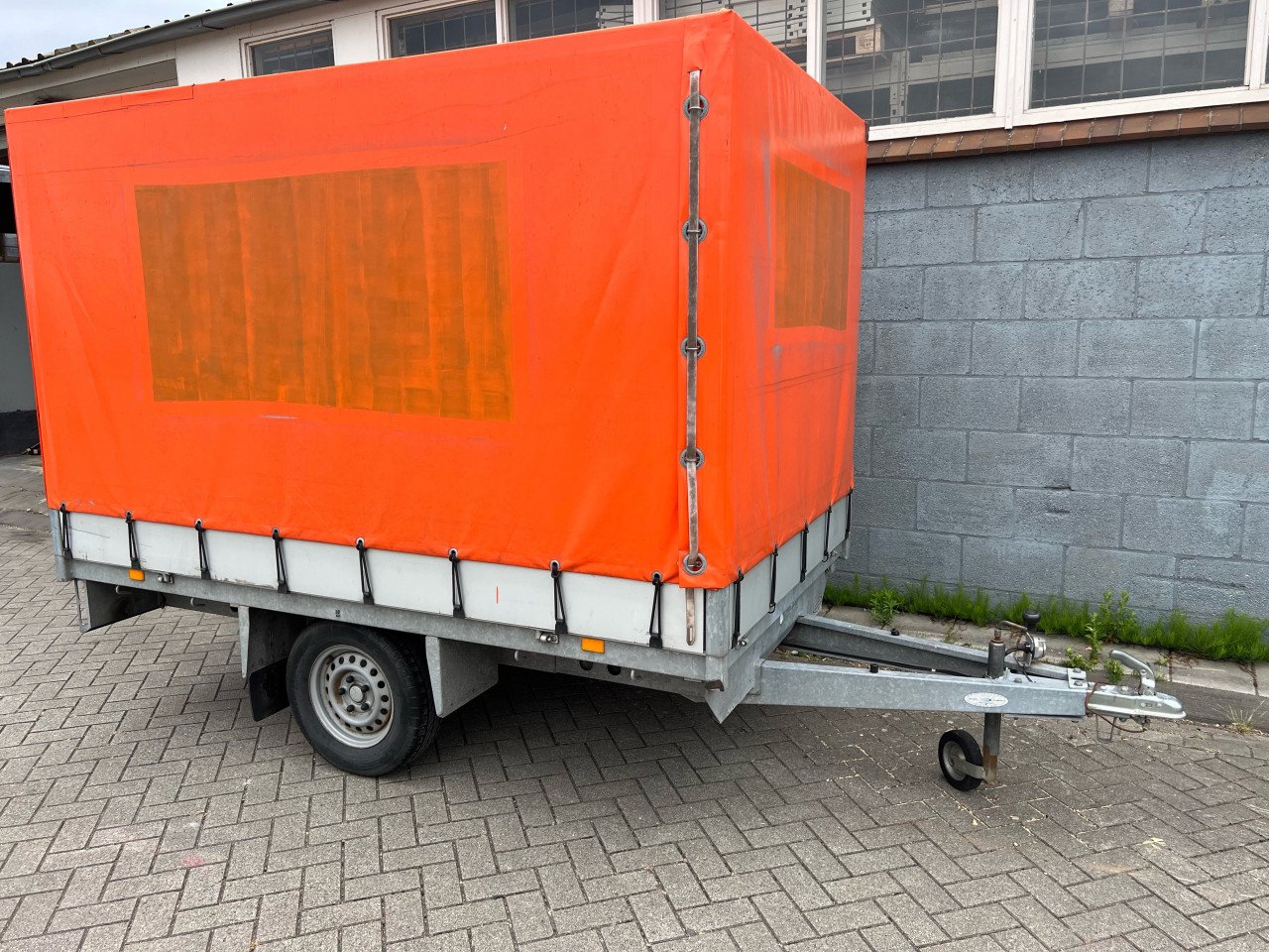 Dichte aanhanger Te Huur