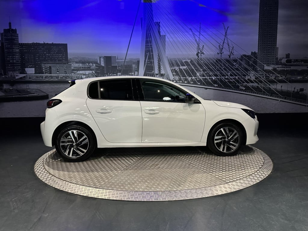 Peugeot 208 1.2 puretech allure pack *camera*keyless*appconnect*