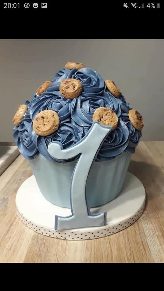 Giant cupcake