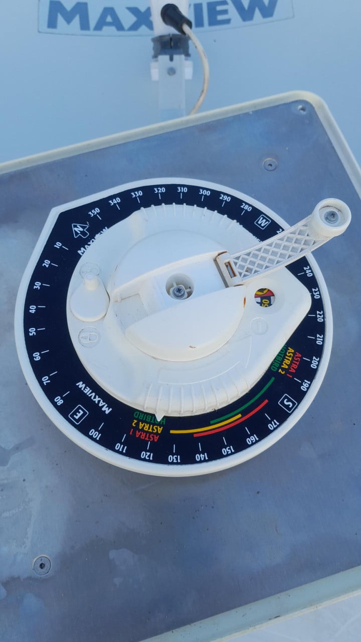 Satellietschotel