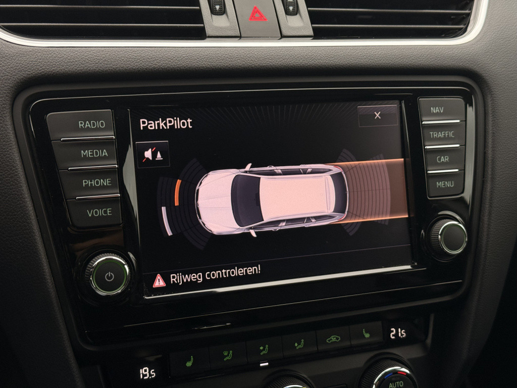 Skoda Octavia 2.0 tsi rs 230 pk | standkachel | leder | canton audio | navi