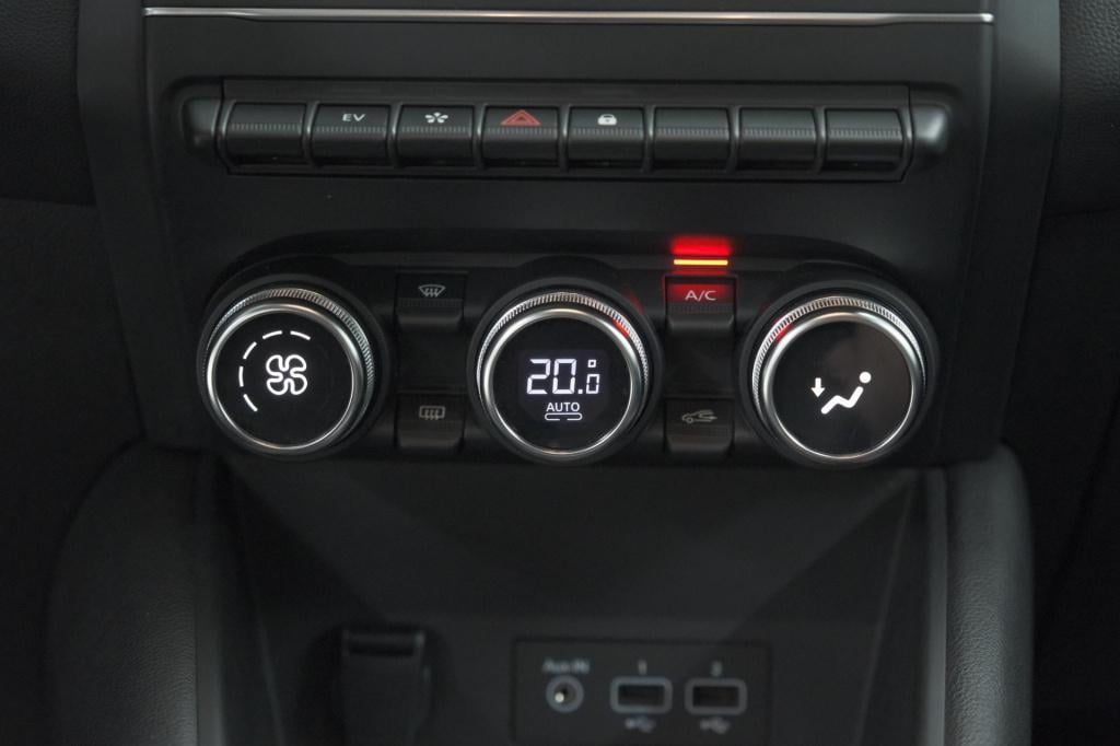 Renault Captur 1.6 e-tech plug-in hybrid 160 techno | dodehoekdetectie | ad
