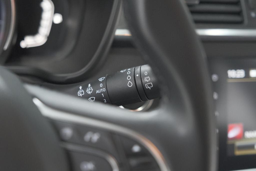 Renault Kadjar 1.3 tce 140 edc limited | trekhaak | allseason banden | stoe