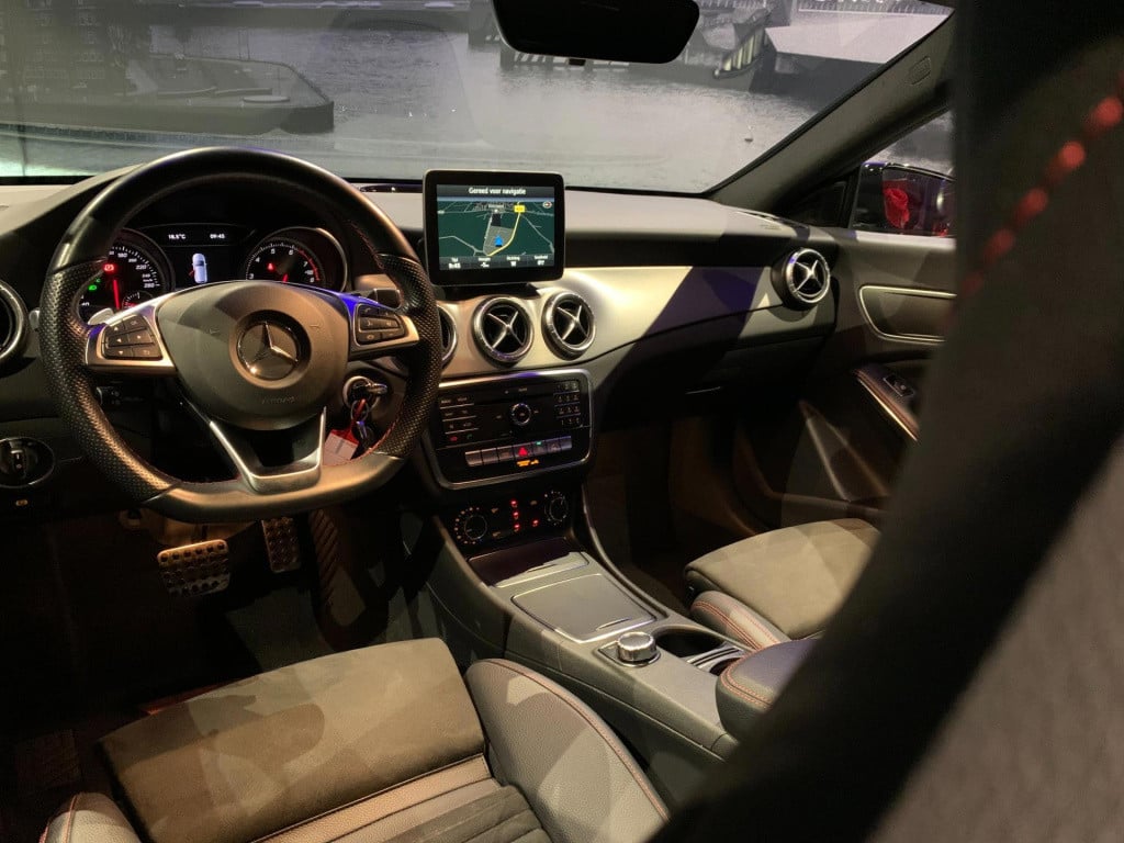 Mercedes-Benz Cla shooting brake 180 ambition *amg-line*led*