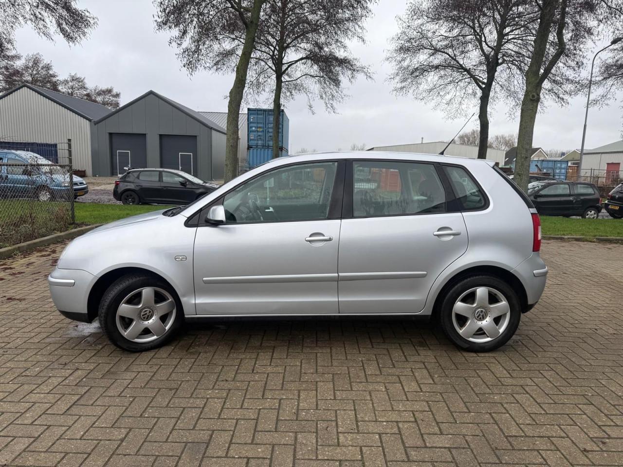 Volkswagen Polo 1.4-16V Highline 142.410km