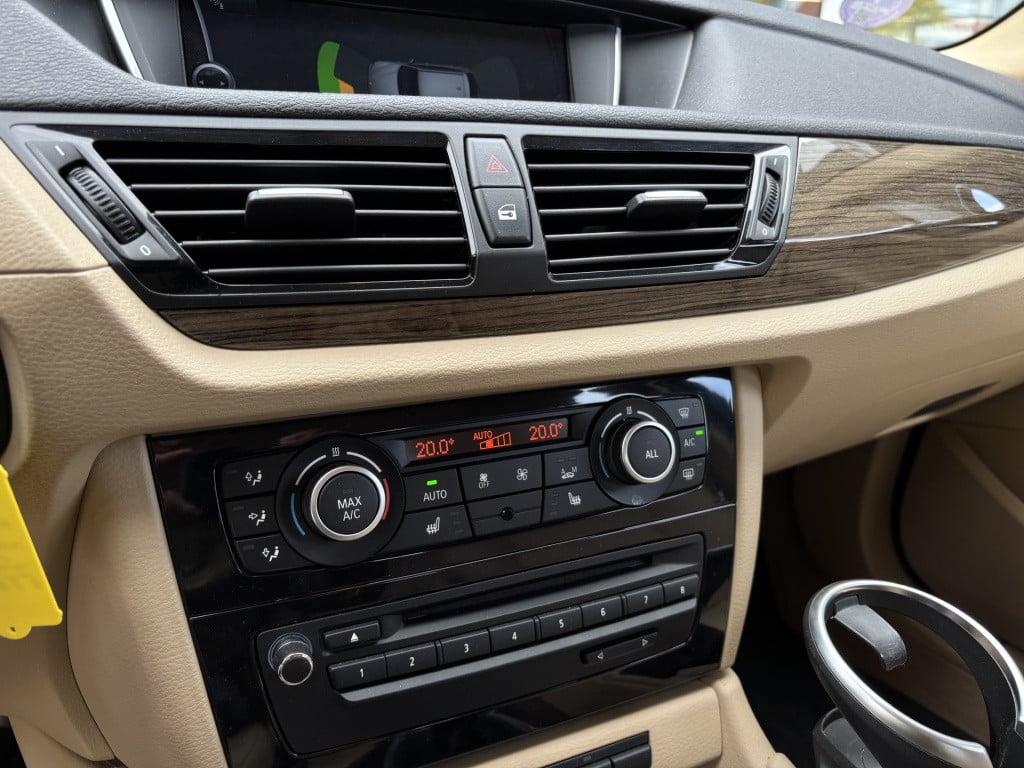 BMW X1 sdrive20i chrome line