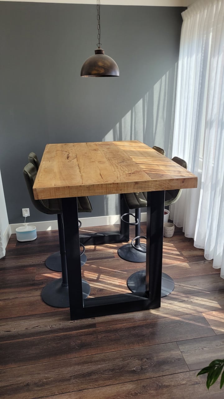 Bar tafel met krukken