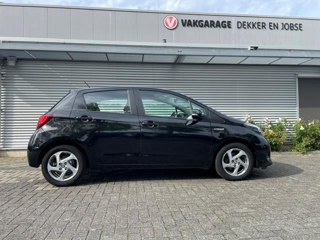 Toyota Yaris 1.5 hybrid trend bi-tone