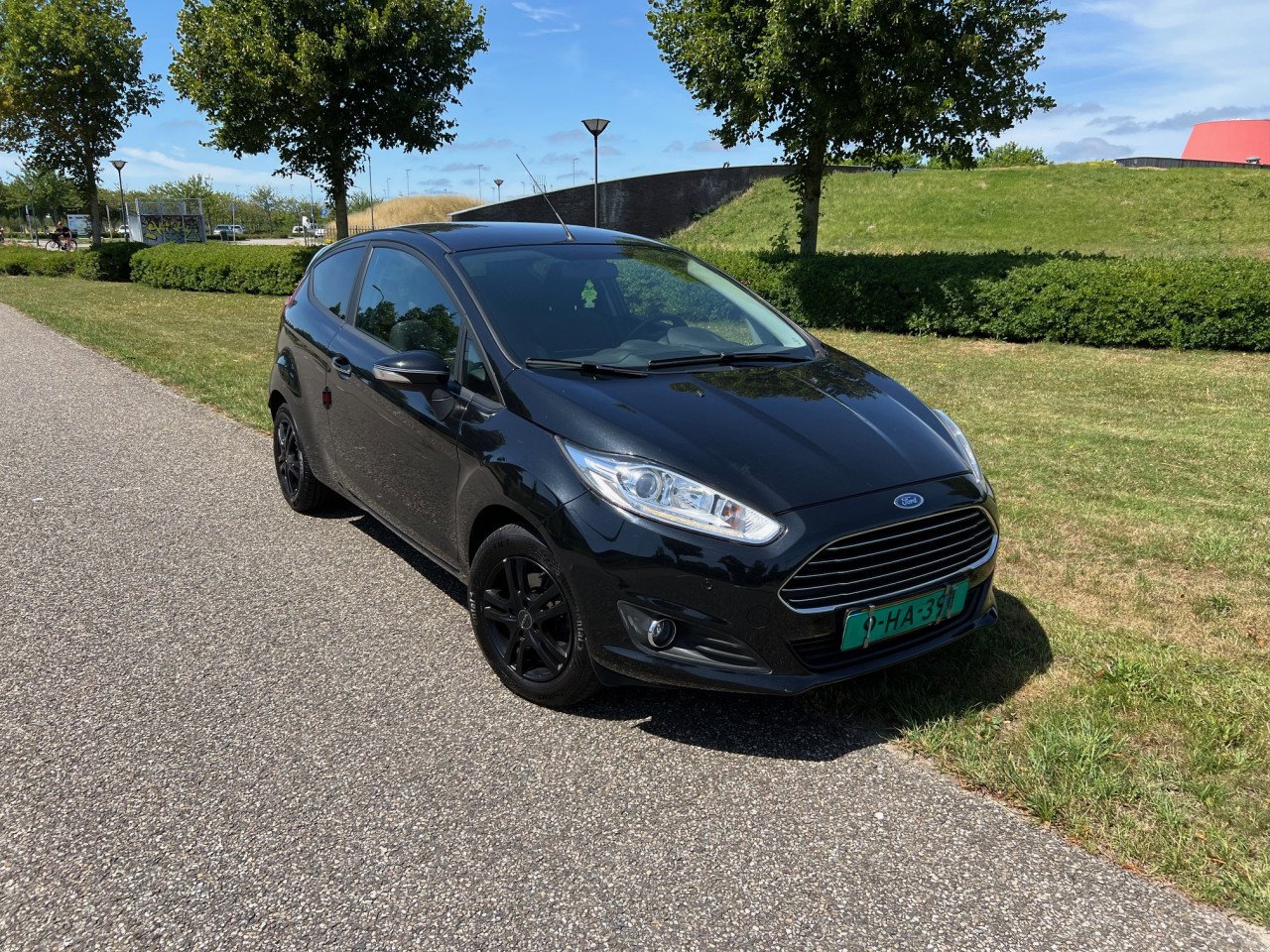 Zeer fraaie Ford Fiesta uit 2015 met 67.000 km Automaat!!