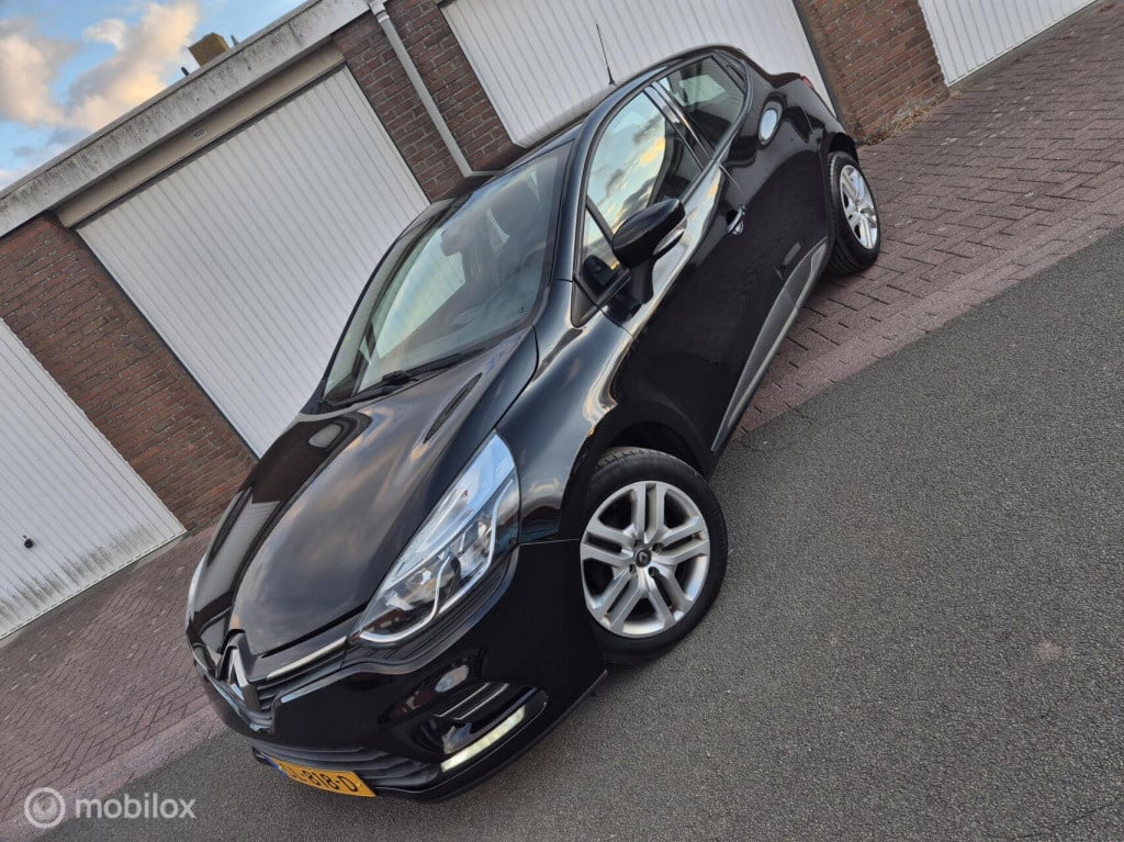 Renault Clio 0.9 tce zen / 1e eigenaar / dealeronderhouden / trekhaak / air