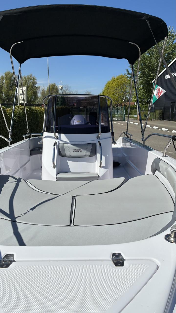Ranieri 4XC H19CC prachtige consoleboot
