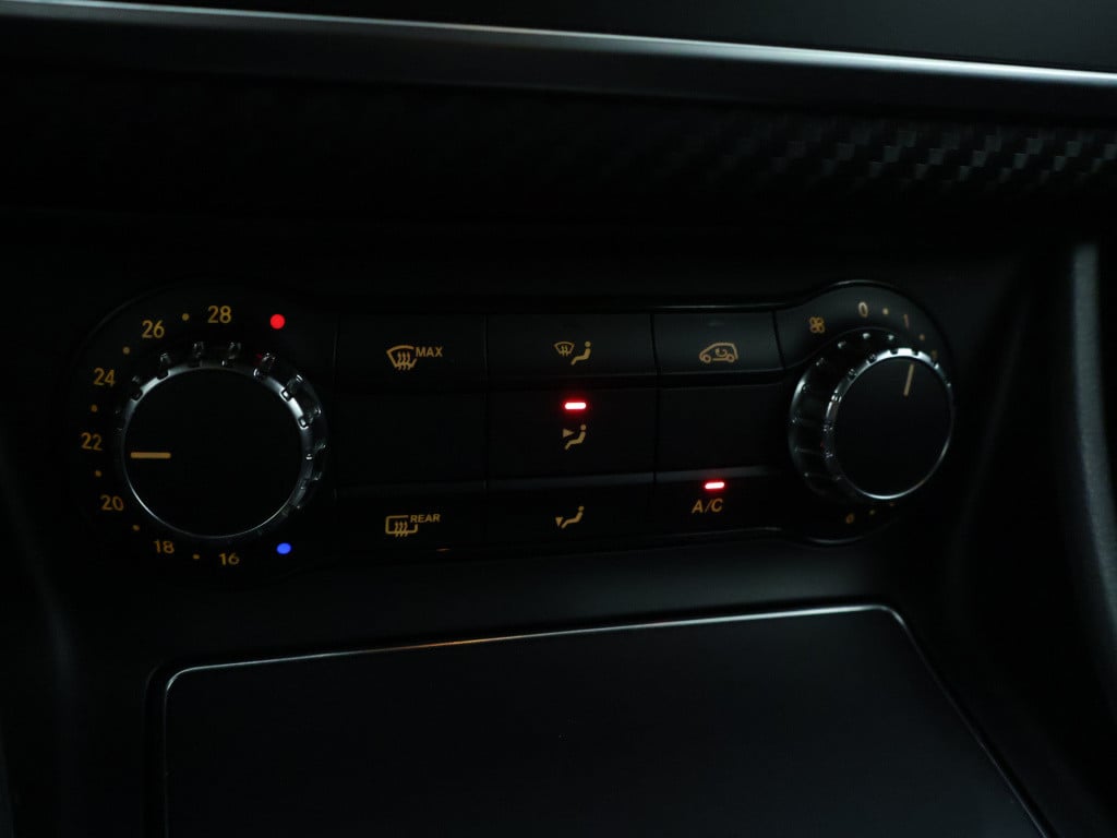 Mercedes-Benz A-Klasse 180 business solution amg | cruise control | stoelve