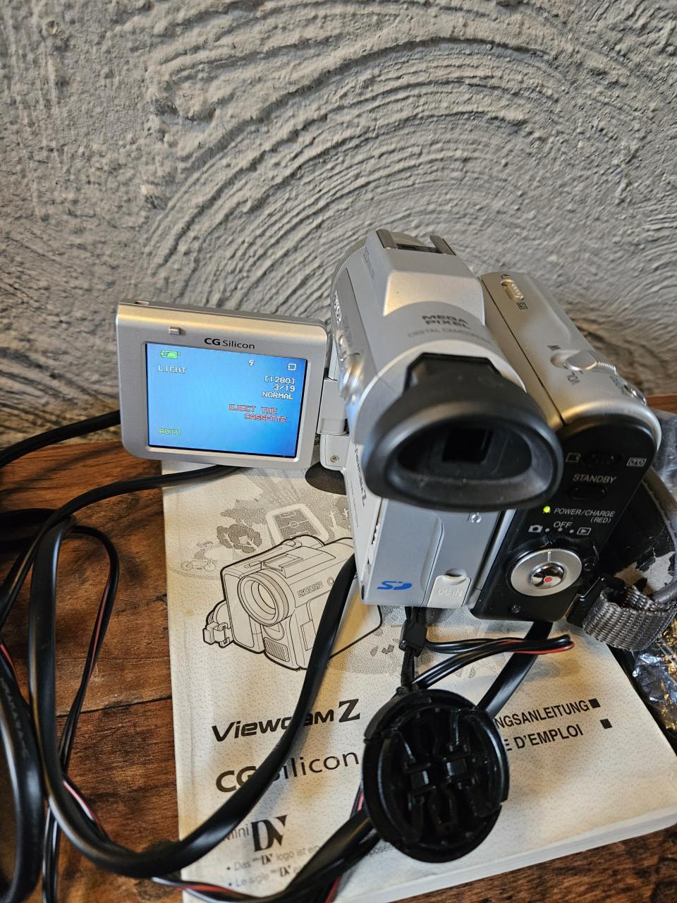 Zgan Sharp Viewcam Z VL-Z7S Mini DV Camcorder met accessoires