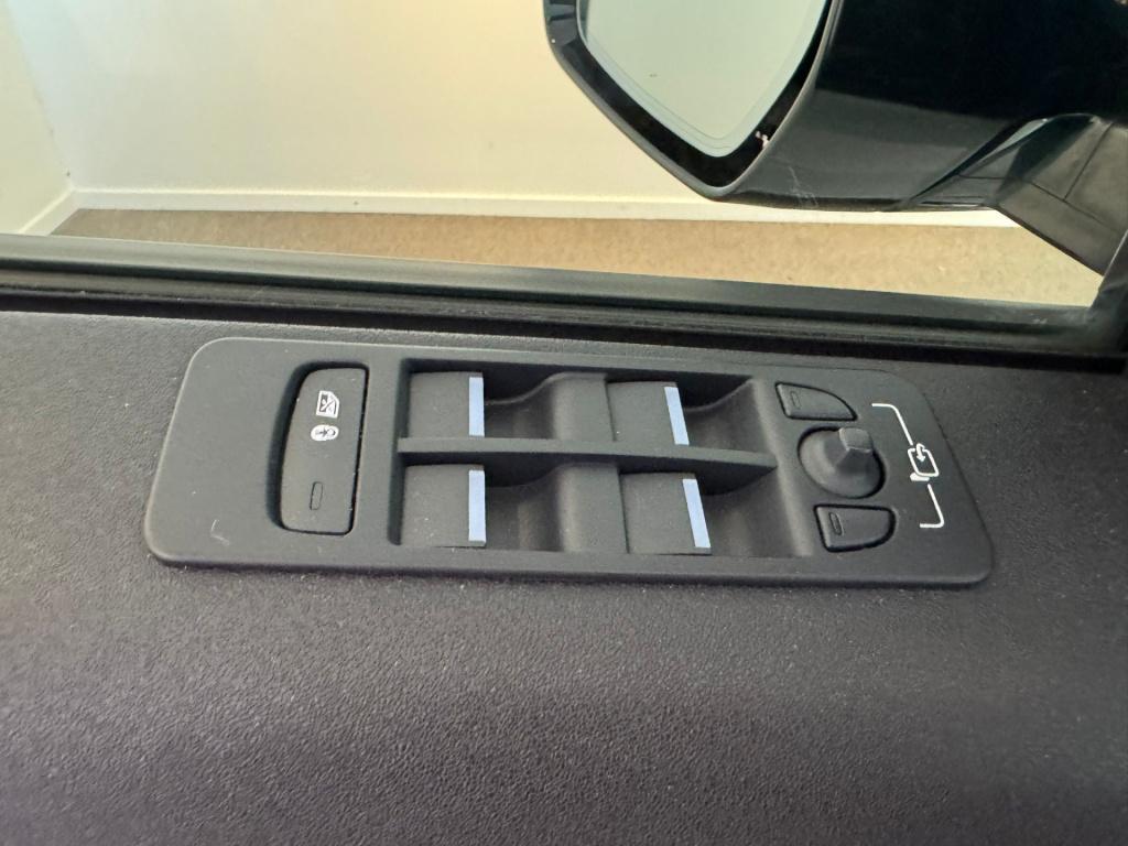 Land Rover Discovery p300e 1.5 r-dynamic s