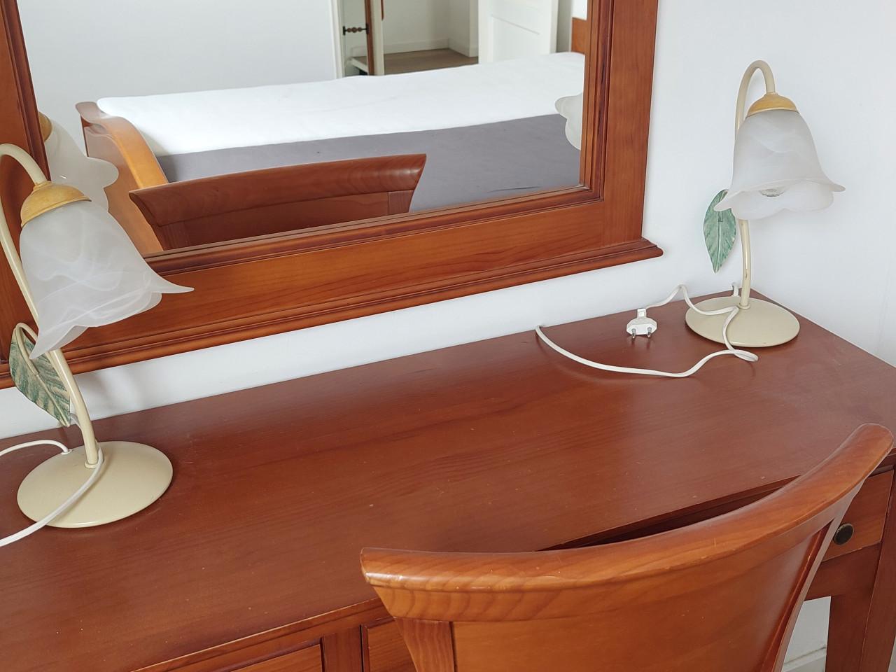 4 tafel/nacht kastlampjes metaal/glas zachtgeel/crème