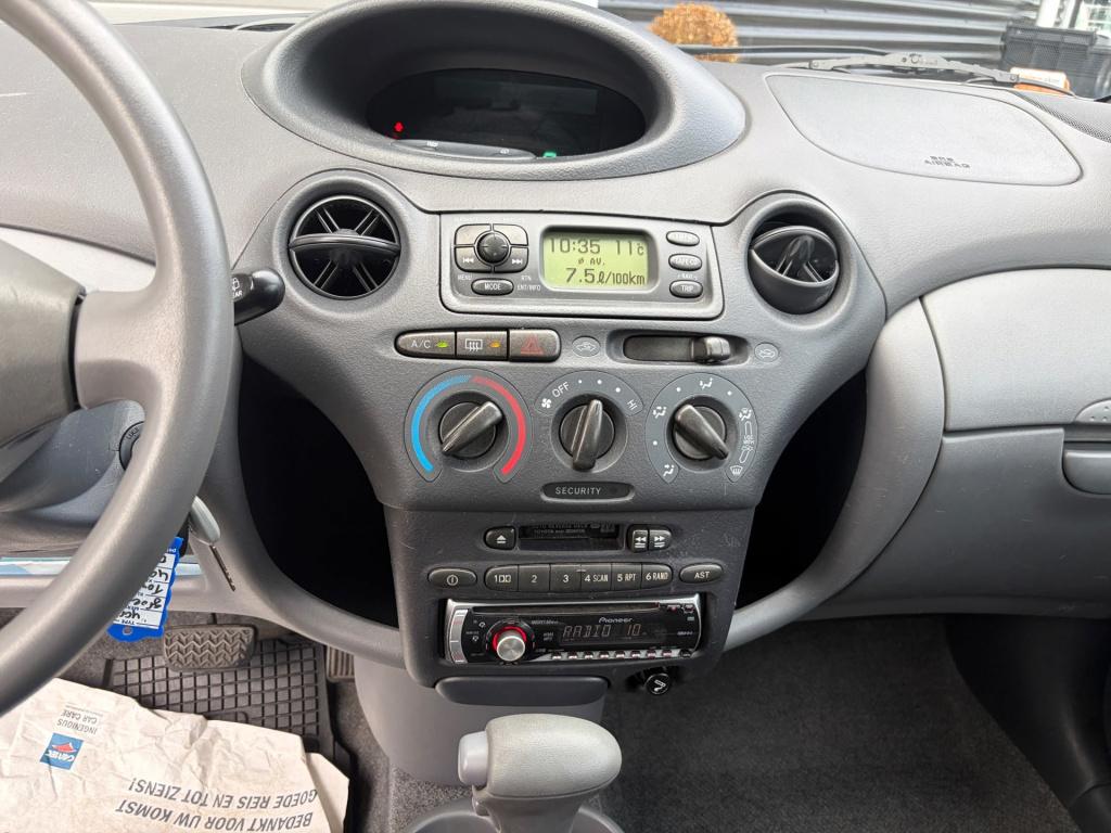 Toyota Yaris 1.3-16v vvt-i sol/automaat/94.000 nap/airco/