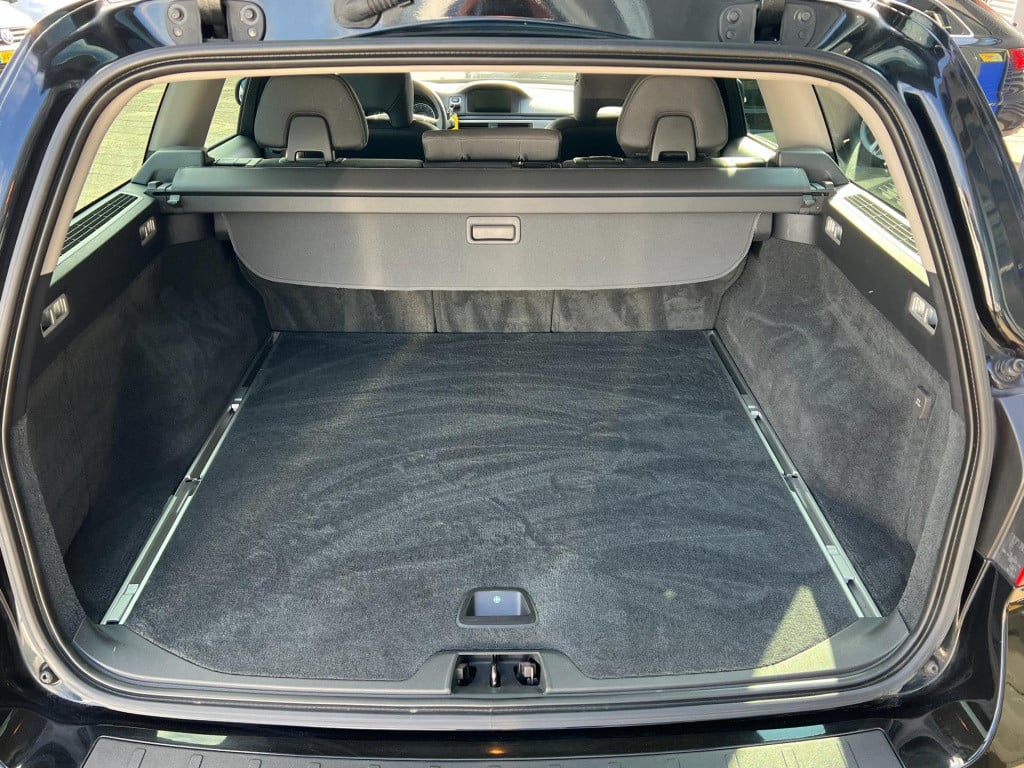 Volvo V70 1.6 d2 kinetic, trekhaak, navi, parkeersensoren enz...