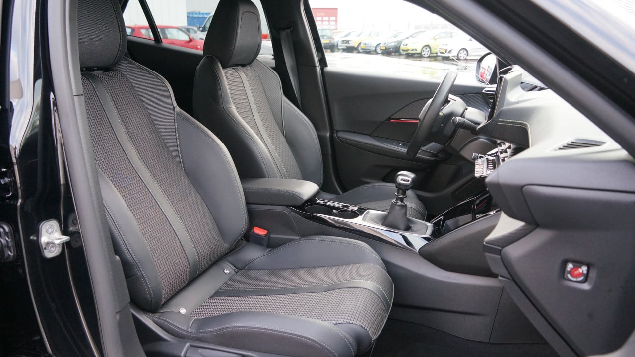 Peugeot 2008 1.2 PureTech GT-Line rijklaar incl garantie
