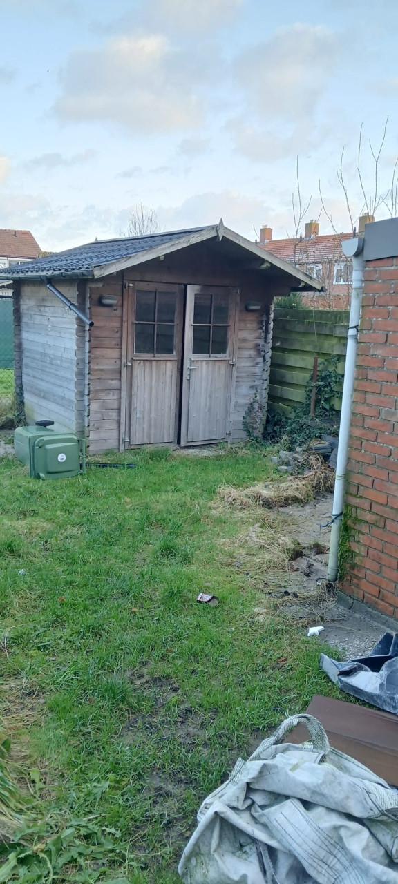 Tuinhuisje reeds gedemonteerd