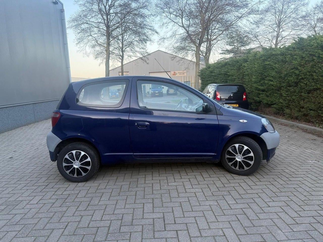 Toyota Yaris - 1.0 VVT-i Terra 154.350 KM