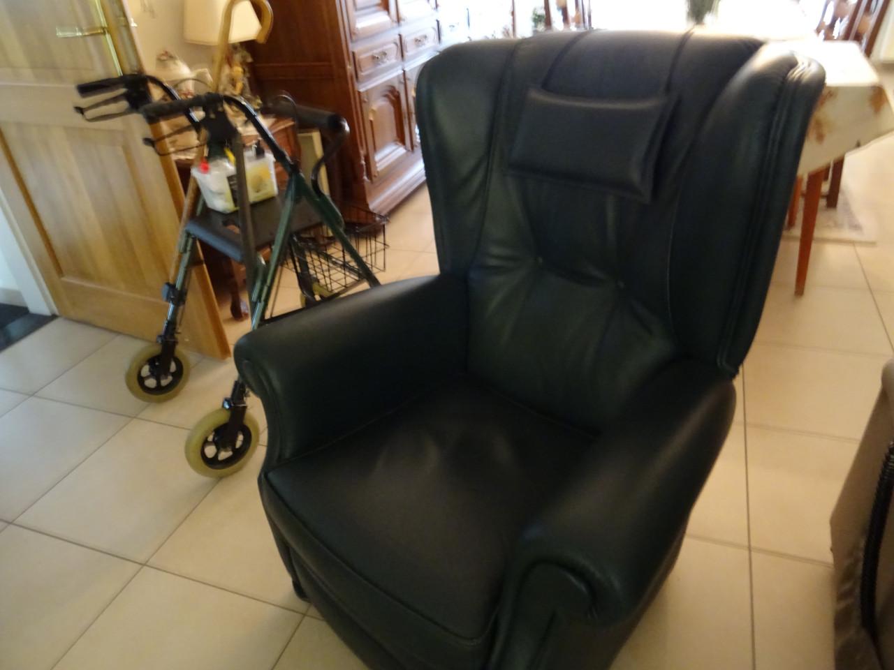 Te koop nog in primastaat verkerende Zetel nog bijna nieuw! GERESERVEERD