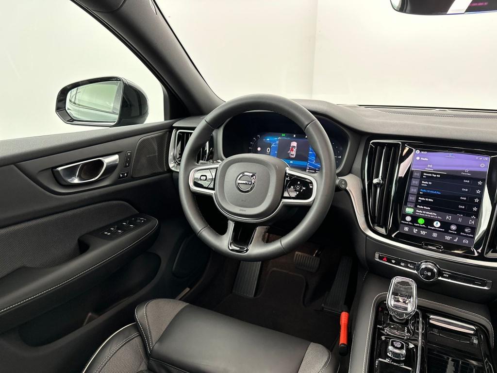 Volvo V60 t8 455pk recharge ultra dark| adap.cruise| pano| trekhaak| 360cam