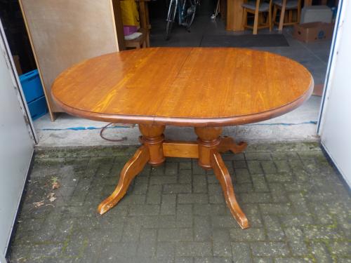Geheel massief grenen verlengbare ovalen tafel in goede staat 115 x 200 cm