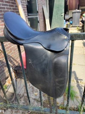 Dressuur zadel grand Gilbert 17,5