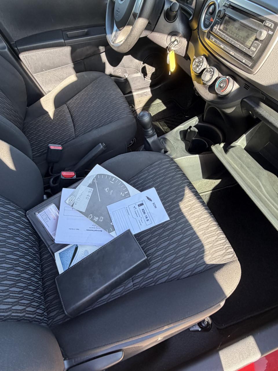 Toyota Yaris 1.0 VVT-i 2012 84.000 KM Airco APK Lage kmstand