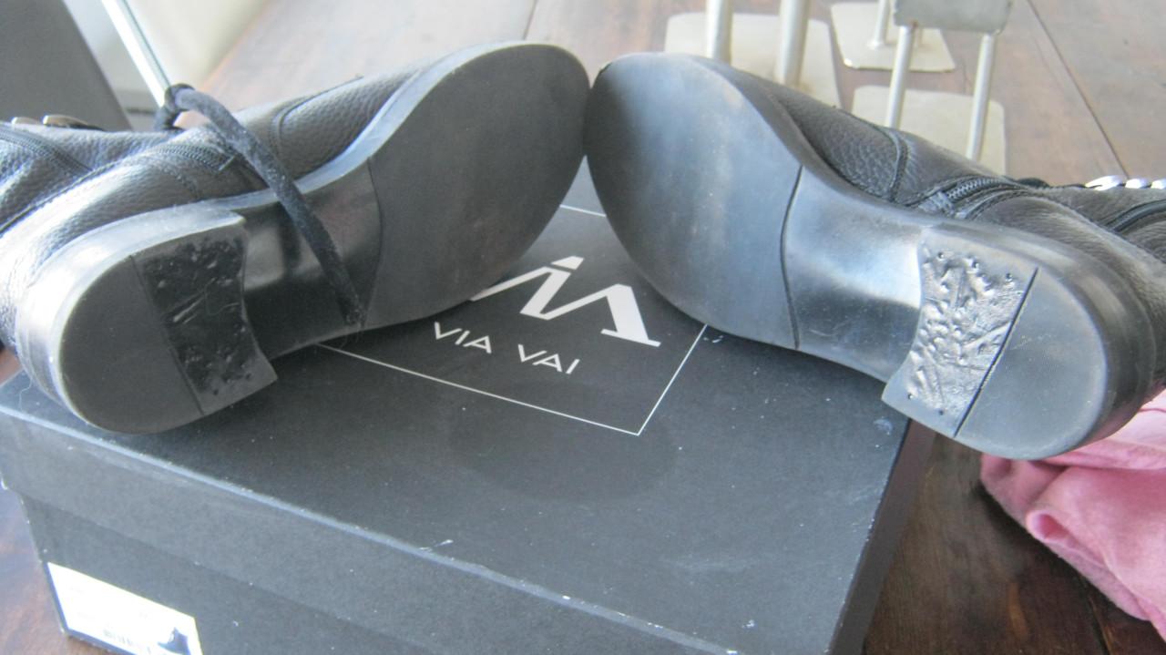 NIEUW LAARZEN MAAT 37 VOOR 50 EURO