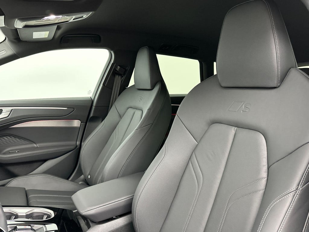 Audi A6 avant s edition 2.0 tfsi e 220 kw / 299 pk avant 7 versn