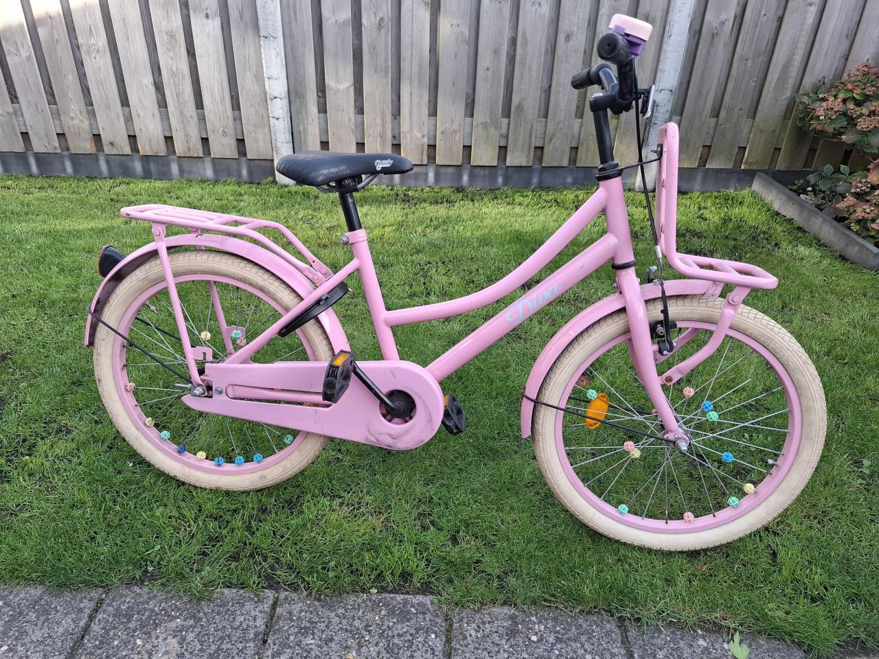 Roze meisjes fiets