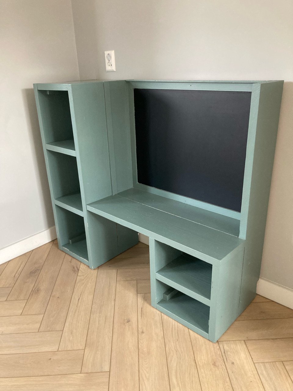 Peuter/kleuter speeltafel met kast