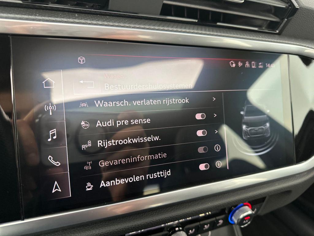 Audi Q3 sportback 45 tfsi e s-line pano camera acc lane