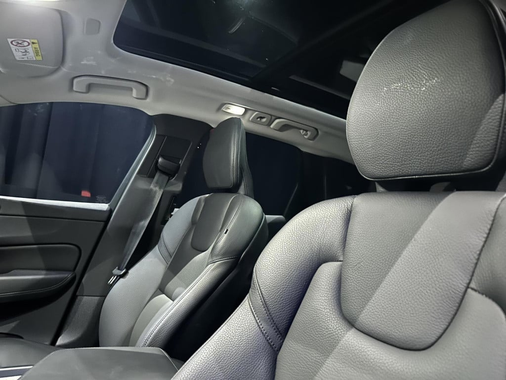 Volvo XC60 2.0 t6 plug-in hybrid awd plus dark *pano*hksound*leder*memory*