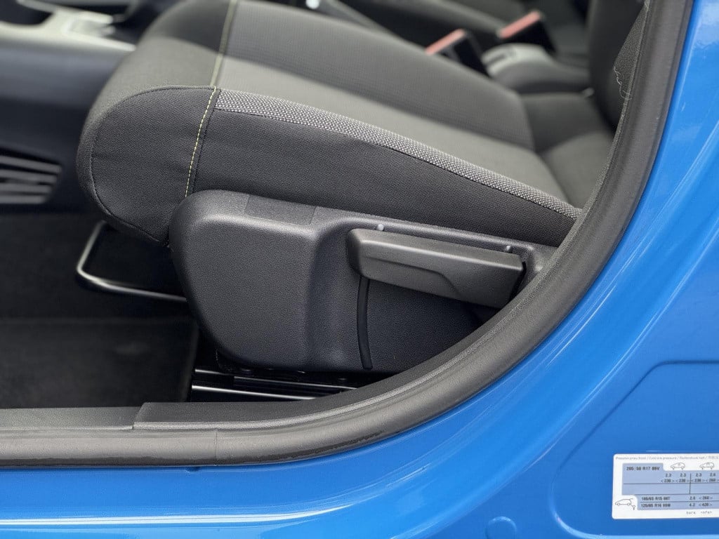 Citroen C3 1.2 puretech s&s shine panoramadak | navigatie full-map | camera