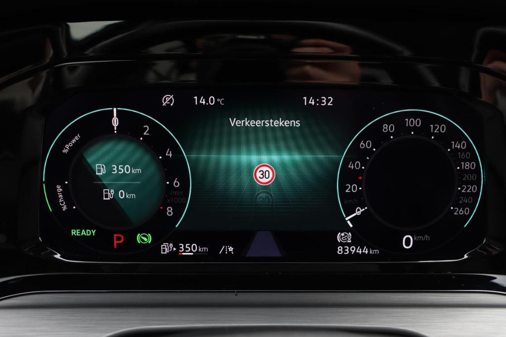 Volkswagen Golf 1.4 ehybrid style 204pk dsg6 | soh 89,8% |