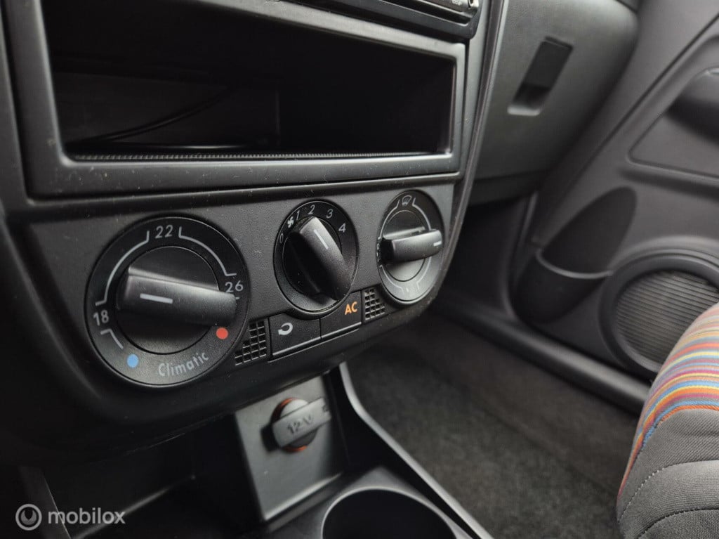 Volkswagen Fox 1.4 origineel nl / airco / nieuwe apk