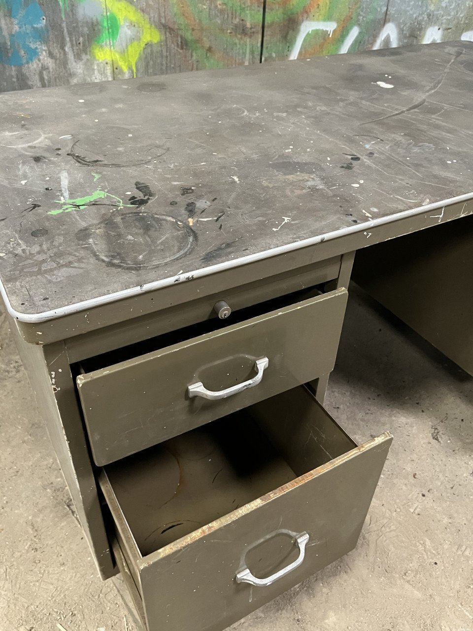 Bureau metaal